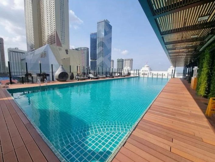 NagaWorld resort pool